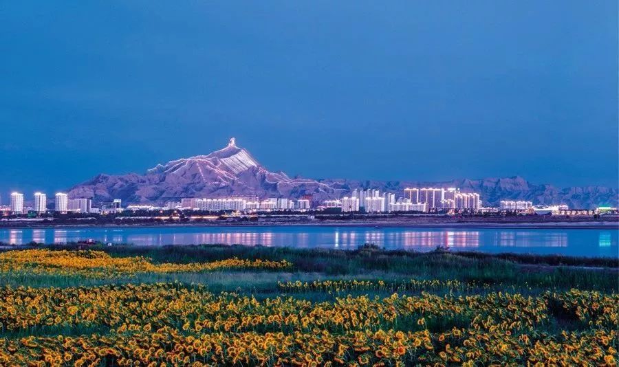 乌海，沙漠中的璀璨明珠之城